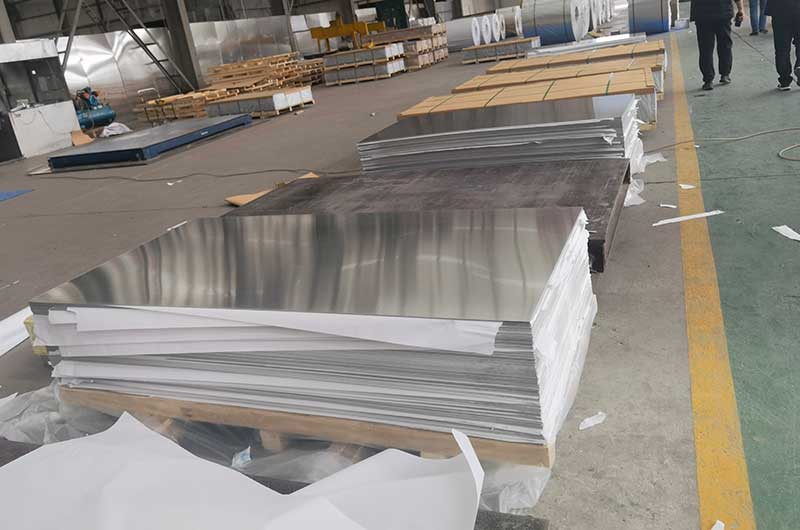 1060 aluminum sheets in factory