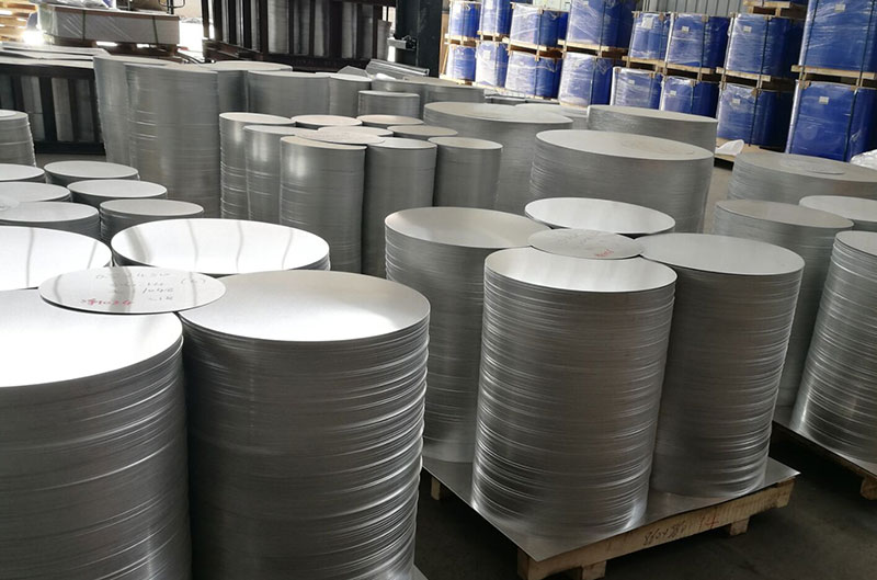 Aluminum circles in the factory